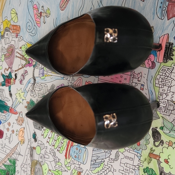 Coach Pumps - Picture 3 of 10